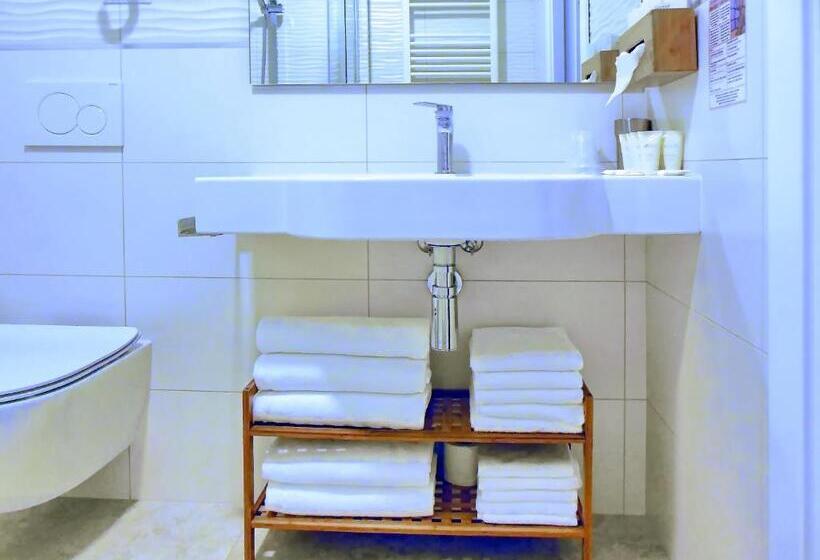 行政三人间, L Ospite   Lifestyle Residence, Design Rooms