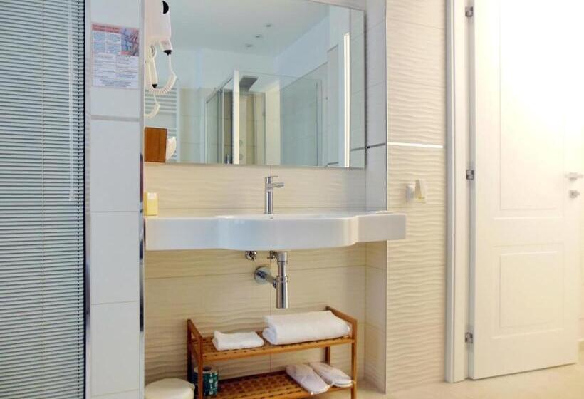 اتاق لوکس سه تخته, L Ospite   Lifestyle Residence, Design Rooms