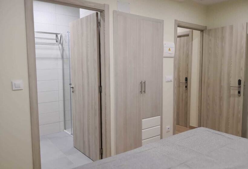 스탠다드 룸, A Torre Do Lago