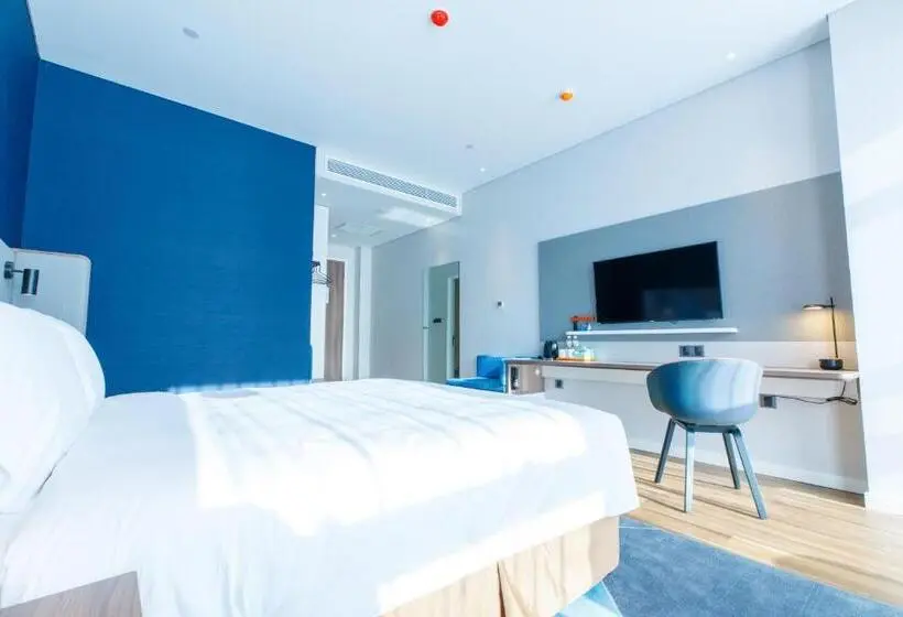 キングサイズベッドのスタンダードルーム, Holiday Inn Express Harbin Qunli, An Ihg