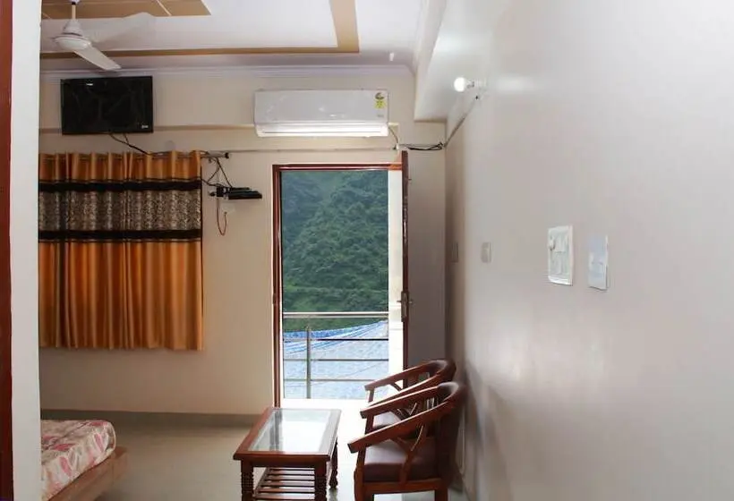 デラックスルーム, Yatrik Inn