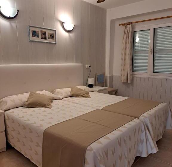 דירת חדר בקומת קרקע, Puntblanc Residences