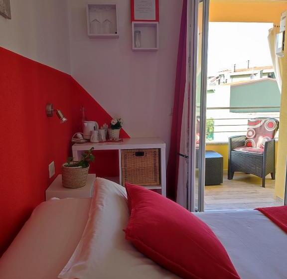 اتاق لوکس با بالکن, B&b Fradama' Holiday