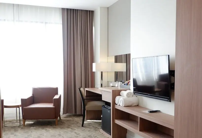 キングサイズベッドのデラックスルーム, Grand Fortune Hotel Nakhon Si Thammarat