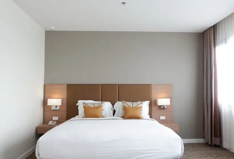 キングサイズベッドのデラックスルーム, Grand Fortune Hotel Nakhon Si Thammarat