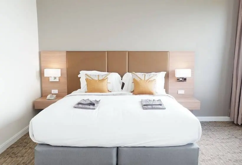 キングサイズベッドのスーペリアルーム, Grand Fortune Hotel Nakhon Si Thammarat