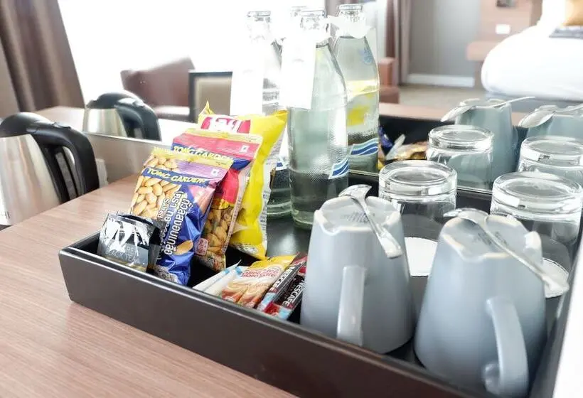 キングサイズベッドのデラックスルーム, Grand Fortune Hotel Nakhon Si Thammarat