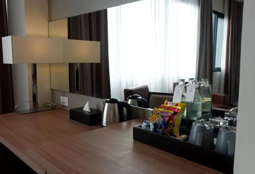 キングサイズベッドのデラックスルーム, Grand Fortune Hotel Nakhon Si Thammarat