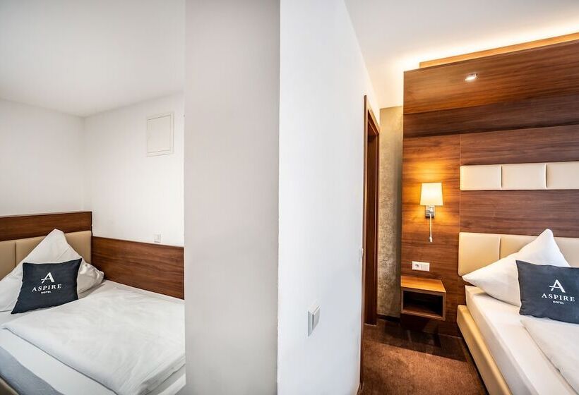 غرفة قياسية ثلاثية, Aspire Castillo Reutlingen, Trademark Collection By Wyndham