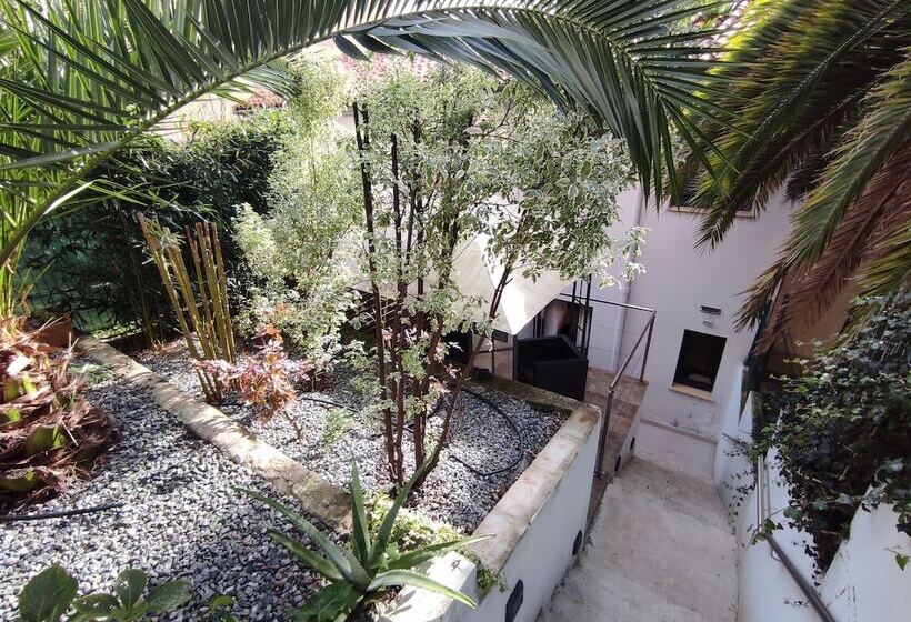 디럭스 룸, Los Patios De Santander