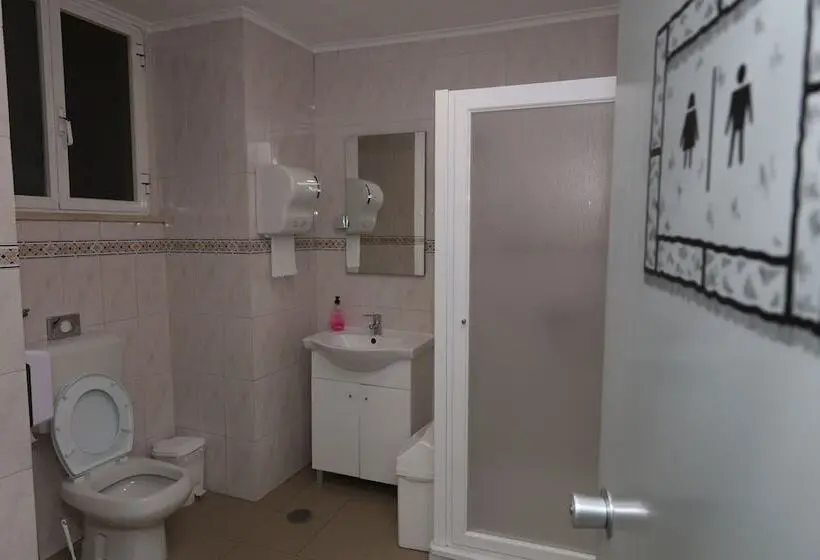 اتاق استاندارد با سرویس بهداشتی مشترک, O Eletrico Guesthouse