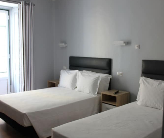 اتاق لوکس سه تخته, O Eletrico Guesthouse