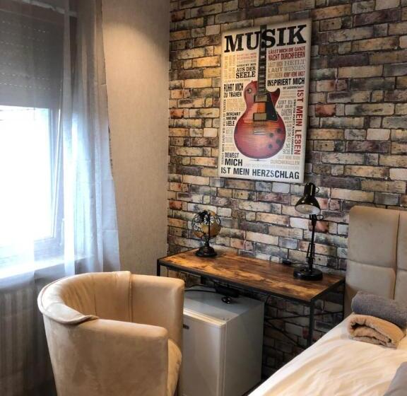 标准单人间, Pension Ottenheide