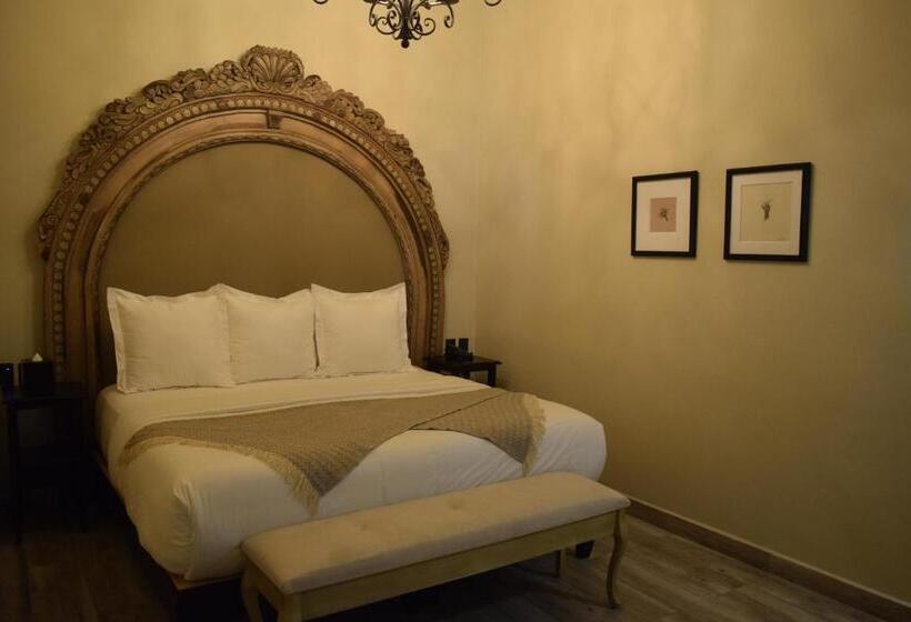 适合残疾人士使用的带超级大床的标准间, Bouquet   Adults Only