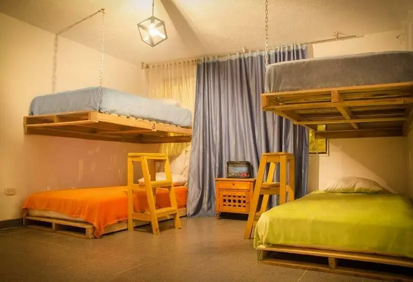 تختخواب در اتاق مشترک, Bababuy Hostel