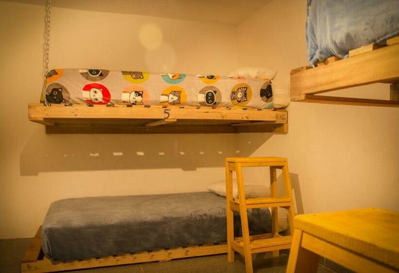 מיטה בחדר משותף, Bababuy Hostel