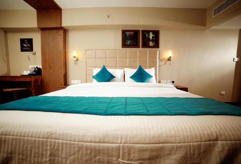 Номер Deluxe, Yash International