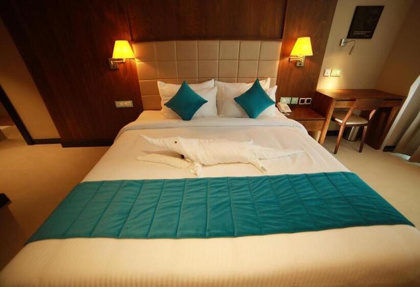 Номер Superior, Yash International