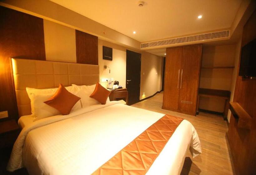 Номер Стандарт, Yash International