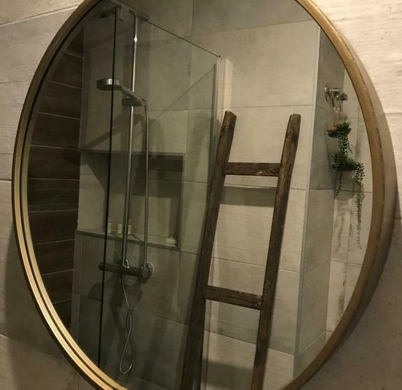 اتاق استاندارد اینتریور, Oryza Guest House& Suites