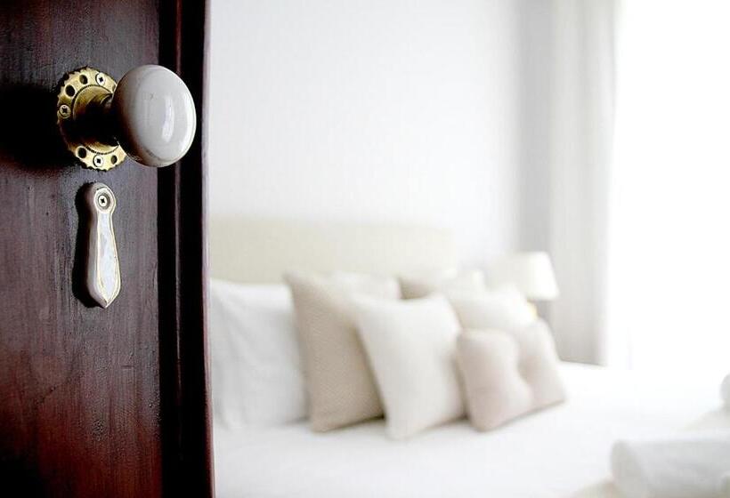 سوئیت با تخت بزرگ, Oryza Guest House& Suites