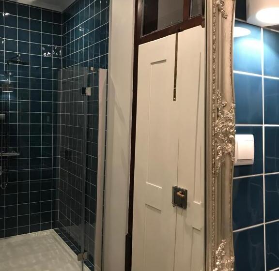 اتاق استاندارد با چشم‌انداز باغ, Oryza Guest House& Suites