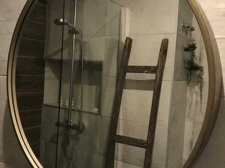 اتاق استاندارد اینتریور, Oryza Guest House& Suites