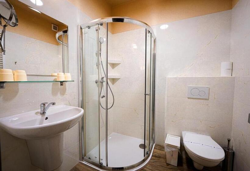 غرفة كومفورت ثلاثية, Slunečná Louka