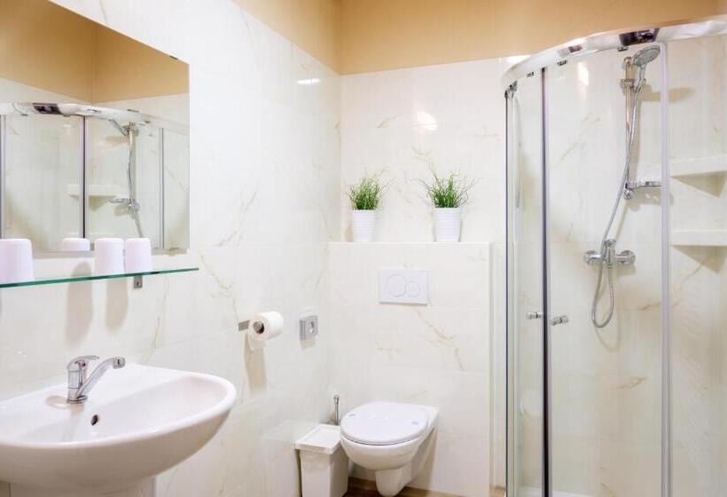 غرفة كومفورت ثلاثية, Slunečná Louka