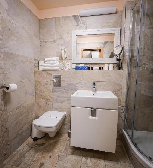 غرفة ديلوكس, Slunečná Louka