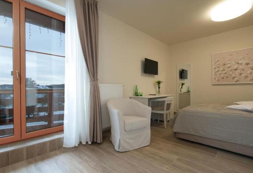 غرفة ديلوكس ثلاثية, Slunečná Louka