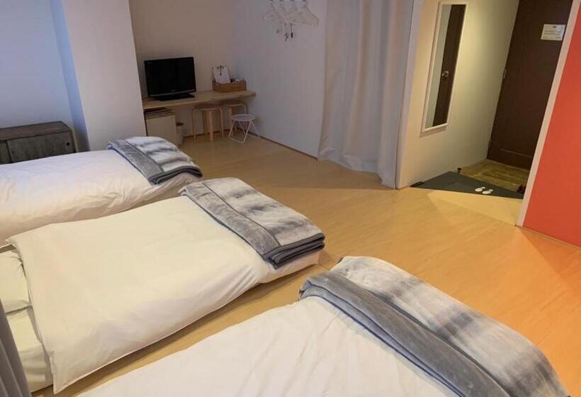 Family Room, Crasco Tabi Ne