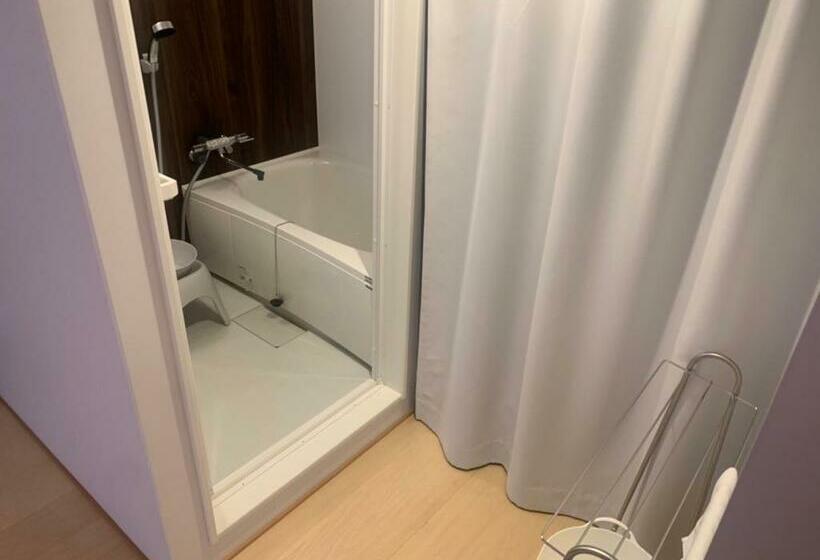 Family Room, Crasco Tabi Ne