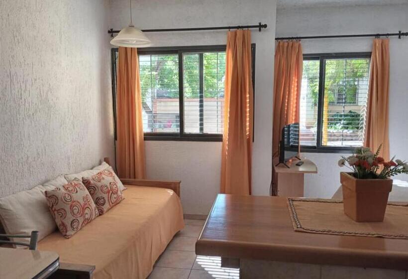 Standart Stüdyo, Las Marias Apart