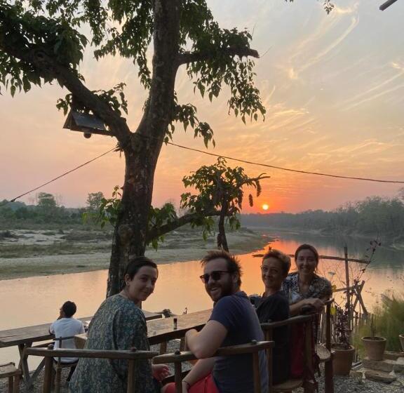 اتاق اکونومی, Happy Lemon Tree Lodge