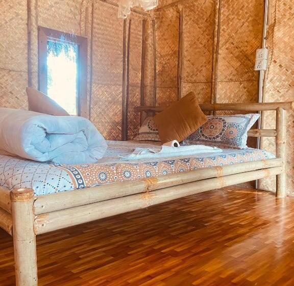 اتاق اکونومی, Happy Lemon Tree Lodge