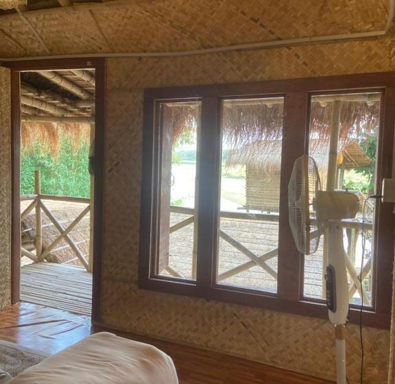 اتاق اکونومی, Happy Lemon Tree Lodge