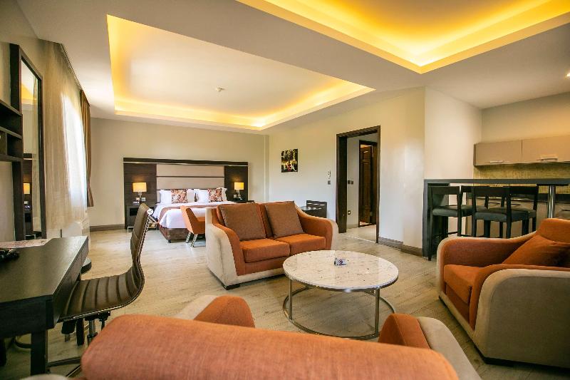 سوییت اجرایی, Best Western Plus The Athena Hotel Kampala