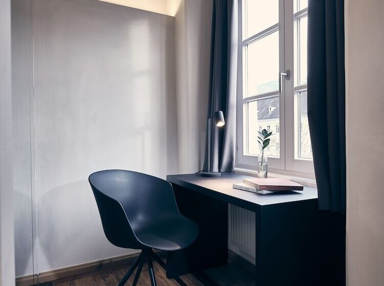 高级大房间, Kontor