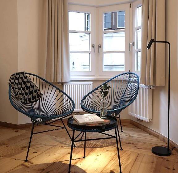 高级大房间, Kontor