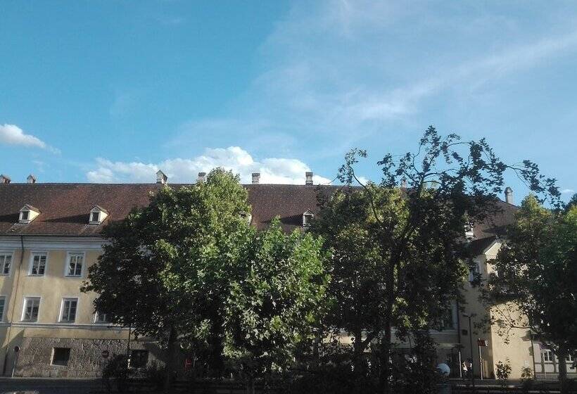 高级大房间, Kontor