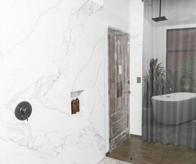 Люкс Superior, Orchid House Polanco