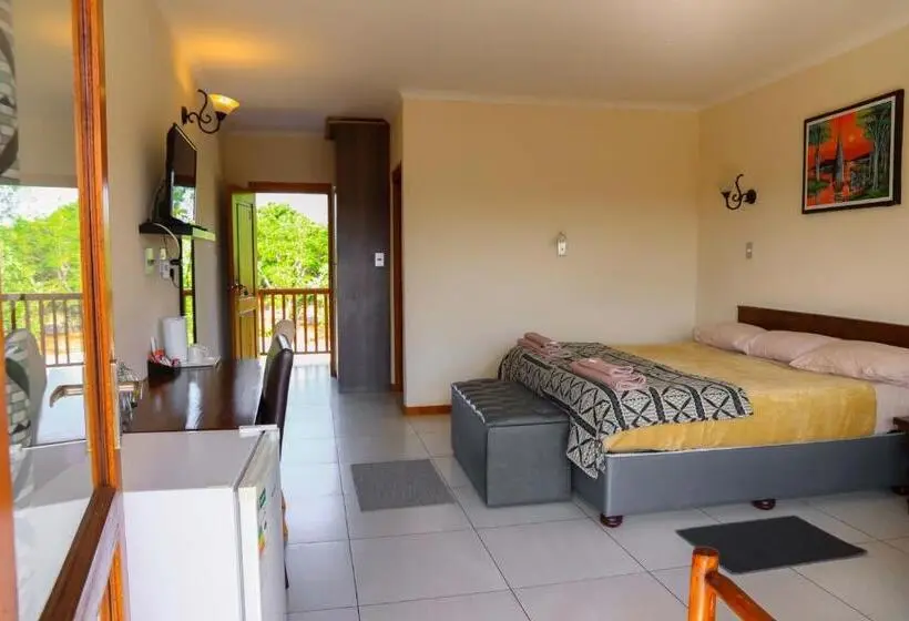 Deluxe room with river view, Riverview Inn