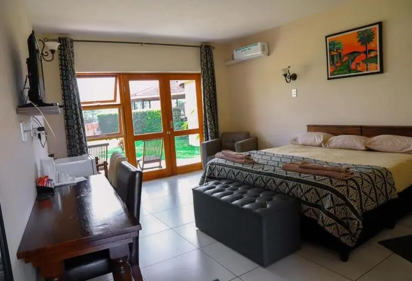 Deluxe room with river view, Riverview Inn