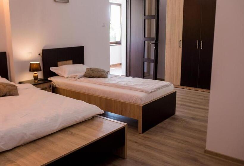 스탠다드 트리플 룸, Vila Lion