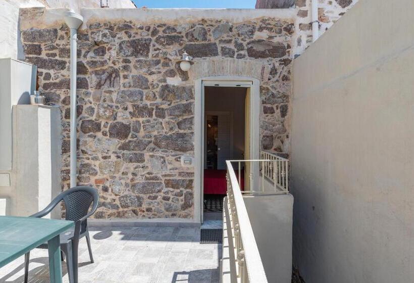 غرفة قياسية مزوَّدة بتراس, Domo Sa Barra