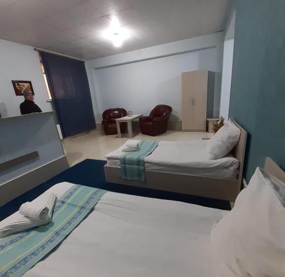 اتاق پریمیوم چهارنفره, Lind Hotel And Guest House