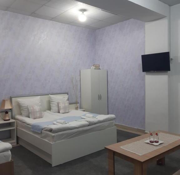 اتاق استاندارد سه نفره, Lind Hotel And Guest House
