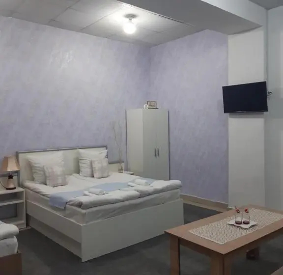 اتاق استاندارد سه نفره, Lind Hotel And Guest House