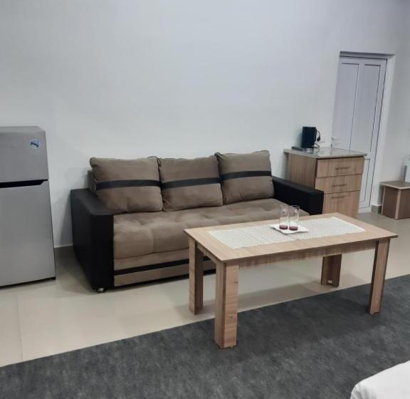 اتاق استاندارد سه نفره, Lind Hotel And Guest House